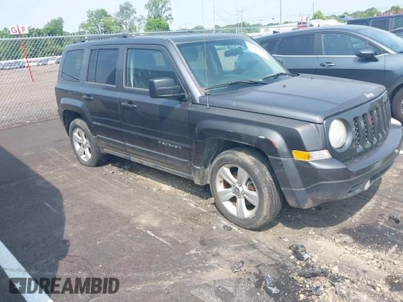 2014 Jeep Patriot Latitude z VIN 1C4NJPFA9ED763968, wystawiony jako IAAI lot #42395766 z przebiegiem 134 504 mil mil oraz . Historia ofert i sprzedaży dostępna na DreamBid. Obrazek 1.