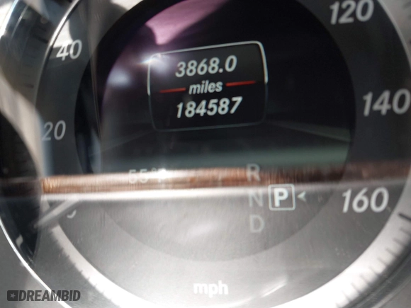 2013 Mercedes-Benz E-Class E 350 Luxury with VIN WDDHF5KB8DA729768, listed as a IAAI auction lot 42004944 with 184,587 mi miles. Bid and sale history available at carsss.com. Image 16.