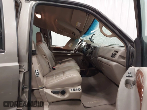 2002 Ford F-250 XL z VIN 1FTNW21F12EB82526, wystawiony jako IAAI lot #41937454 z przebiegiem 133 291 mil mil oraz . Historia ofert i sprzedaży dostępna na DreamBid. Obrazek 5.