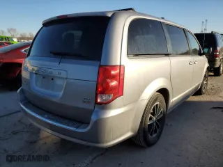 2018 Dodge Grand Caravan GT with VIN 2C4RDGEG5JR284212, listed as a Copart auction lot 42642745 with 141,374 mi miles and Salvage Title. Bid and sale history available at carsss.com. Image 3.