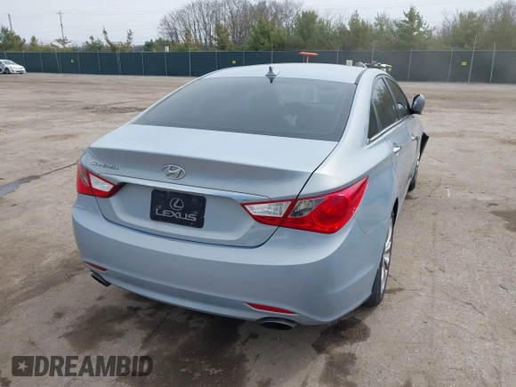 2012 Hyundai Sonata 2.4L Limited PZEV with VIN 5NPEC4AC2CH333580, listed as a IAAI auction lot 42024064 with 155,909 mi miles. Bid and sale history available at carsss.com. Image 4.
