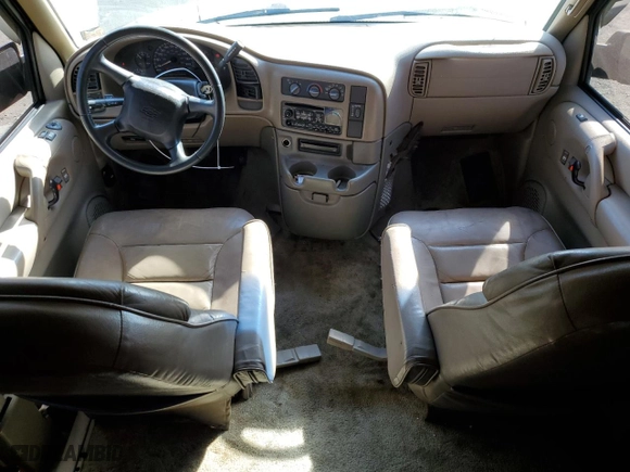 2002 Chevrolet Astro Cargo Van YF7 Upfitter with VIN 1GBDM19X32B127879, listed as a Copart auction lot 77438464 with 200,955 mi miles and Salvage Title. Bid and sale history available at carsss.com. Image 8.