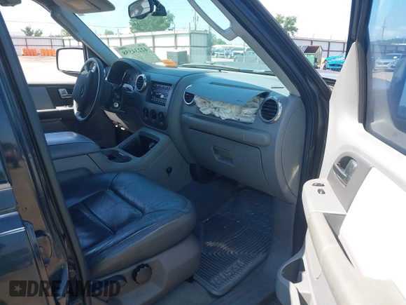 2004 Ford Expedition Special Service with VIN 1FMPU15L84LB52488, listed as a IAAI auction lot 42234558 with 251,440 mi miles and . Bid and sale history available at DreamBid. Image 5.