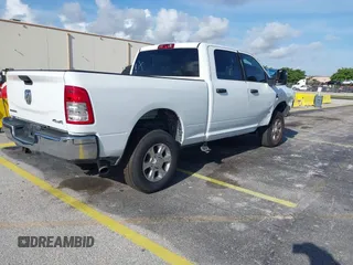 2024 Ram 2500 Big Horn with VIN 3C6UR5DL6RG285652, listed as a IAAI auction lot 42511830 with 36,041 mi miles and . Bid and sale history available at DreamBid. Image 4.