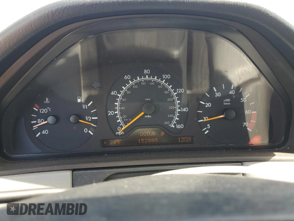 1999 Mercedes-Benz E 320 z VIN WDBJF65HXXA742364, wystawiony jako Copart lot #54201205 z przebiegiem 152 885 mil mil oraz Czysty tytuł • Clean title. Historia ofert i sprzedaży dostępna na DreamBid. Obrazek 9.