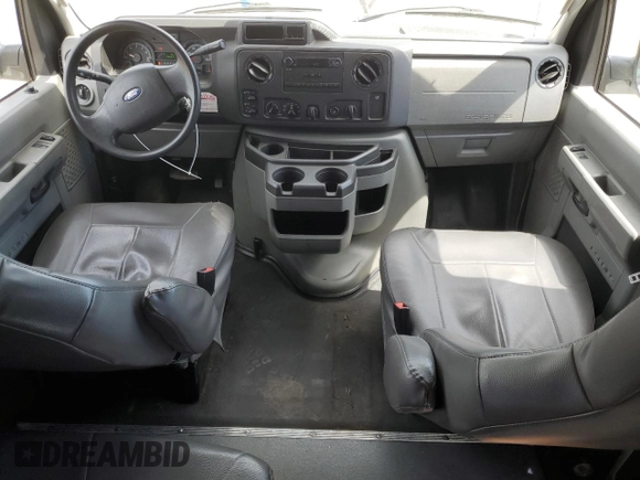 2014 Ford Econoline Cargo Commercial z VIN 1FTNE1EWXEDA22372, wystawiony jako Copart lot #52360385 z przebiegiem 128 803 mil mil oraz Czysty tytuł • Clean title. Historia ofert i sprzedaży dostępna na DreamBid. Obrazek 8.