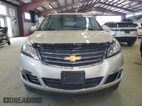 2015 Chevrolet Traverse LT z VIN 1GNKRGKD4FJ150775, wystawiony jako Copart lot #59920715 z przebiegiem 117 489 mil mil oraz Czysty tytuł • Clean title. Historia ofert i sprzedaży dostępna na DreamBid. Obrazek 5.