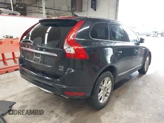 2015 Volvo XC60 T5 z VIN YV4612RK5F2632557, wystawiony jako IAAI lot #42257821 z przebiegiem 151 372 mil mil oraz . Historia ofert i sprzedaży dostępna na DreamBid. Obrazek 4.