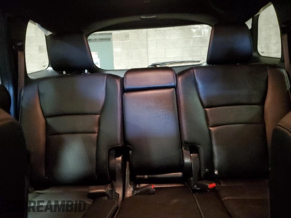 2024 Honda Passport EX-L z VIN 5FNYF8H59RB023744, wystawiony jako Copart lot #83626984 z przebiegiem 4680 mil mil oraz Szkoda całkowita • Salvage title. Historia ofert i sprzedaży dostępna na DreamBid. Obrazek 10.
