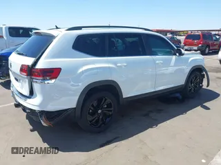2023 Volkswagen Atlas SE с VIN 1V2JR2CA8PC548121, выставлен на аукционе IAAI как лот 42129010 с пробегом 42 621 миль миль и . История ставок и продаж доступна на DreamBid. Изображение 4.