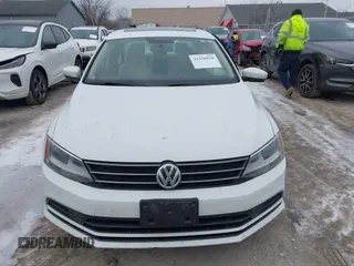2015 Volkswagen Jetta Sedan 1.8T SE w/Connectivity with VIN 3VWD07AJXFM324240, listed as a IAAI auction lot 41558550 with 141,272 mi miles. Bid and sale history available at carsss.com. Image 12.