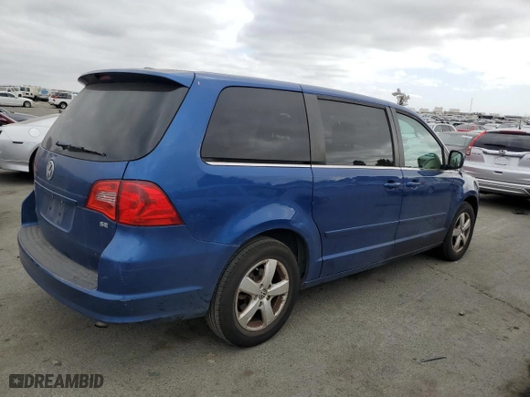 2010 Volkswagen Routan SE with VIN 2V4RW3D13AR407205, listed as a Copart auction lot 71966474 with 93,927 mi miles and Clean Title. Bid and sale history available at carsss.com. Image 3.