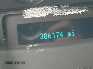 2011 Ford F-250 XL с VIN 1FT7X2B63BEC95088, выставлен на аукционе IAAI как лот 42619750 с пробегом 306 174 миль миль и . История ставок и продаж доступна на DreamBid. Изображение 9.