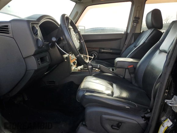 2008 Jeep Commander Limited z VIN 1J8HG58258C135608, wystawiony jako Copart lot #49639375 z przebiegiem 140 549 mil mil oraz Szkoda całkowita • Salvage title. Historia ofert i sprzedaży dostępna na DreamBid. Obrazek 7.