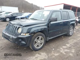 2008 Jeep Patriot Sport with VIN 1J8FF28W48D660679, listed as a IAAI auction lot 41496864 with 163,637 mi miles. Bid and sale history available at carsss.com. Image 2.