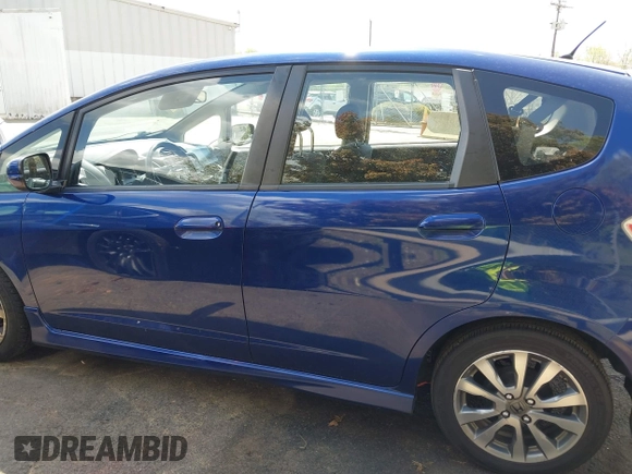 2013 Honda Fit Sport with VIN JHMGE8H57DC067048, listed as a IAAI auction lot 41939330 with 111,368 mi miles. Bid and sale history available at carsss.com. Image 14.