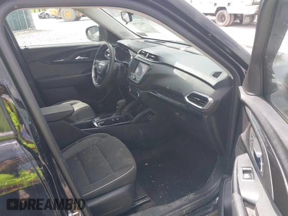 2023 Chevrolet TrailBlazer LT with VIN KL79MRSL4PB002403, listed as a IAAI auction lot 39621991 with 41,108 mi miles and . Bid and sale history available at DreamBid. Image 5.