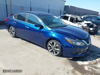 2016 Nissan Altima 3.5 SL with VIN 1N4BL3AP3GC180991, listed as a IAAI auction lot 40581268 with 111,413 mi miles. Bid and sale history available at carsss.com. Image 1.