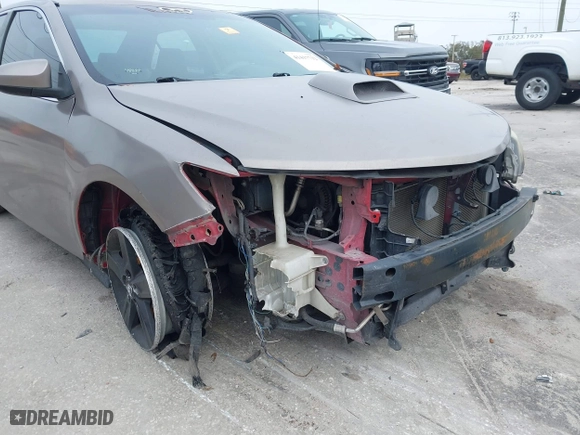 2014 Toyota Camry L with VIN 4T1BF1FK2EU764952, listed as a IAAI auction lot 41417732 with 1 mi miles. Bid and sale history available at carsss.com. Image 6.
