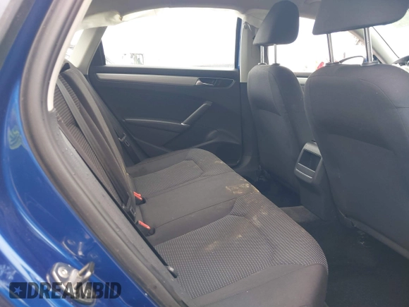 2017 Volkswagen Passat S z VIN 1VWAT7A3XHC023967, wystawiony jako IAAI lot #41442472 z przebiegiem 29 905 mil mil oraz . Historia ofert i sprzedaży dostępna na DreamBid. Obrazek 8.