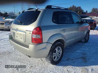 2008 Hyundai Tucson GL with VIN KM8JM72D98U814956, listed as a Copart auction lot 42774255 with 268,115 mi miles and Clean Title. Bid and sale history available at carsss.com. Image 4.