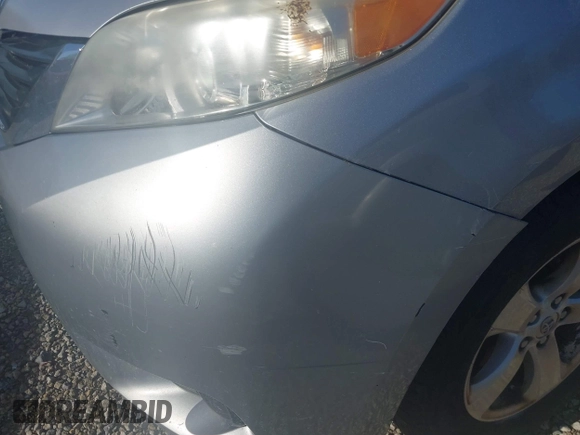 2013 Toyota Sienna LE AAS with VIN 5TDKK3DCXDS369976, listed as a IAAI auction lot 42161009 with 183,408 mi miles. Bid and sale history available at carsss.com. Image 6.