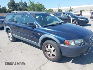 2003 Volvo V70 XC70 с VIN YV1SZ59H231101084, выставлен на аукционе IAAI как лот 42228479 с пробегом 136 188 миль миль и . История ставок и продаж доступна на DreamBid. Изображение 1.