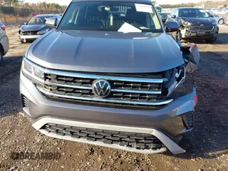 2021 Volkswagen Atlas SE с VIN 1V2WR2CA6MC553626, выставлен на аукционе IAAI как лот 41188219 с пробегом 83 000 миль миль и . История ставок и продаж доступна на DreamBid. Изображение 12.