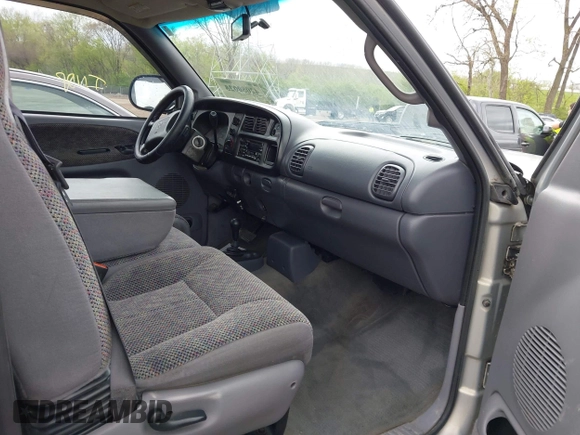 2000 Dodge 2500 with VIN 3B7KF2362YG124961, listed as a IAAI auction lot 42082636 with Not Provided miles and . Bid and sale history available at DreamBid. Image 5.