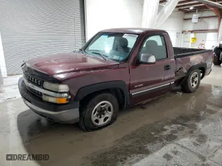 2000 Chevrolet Silverado 1500 with VIN 1GCEC14V1YZ284142, listed as a Copart auction lot 47099595 with 0 mi miles and Clean Title. Bid and sale history available at carsss.com. Image 1.