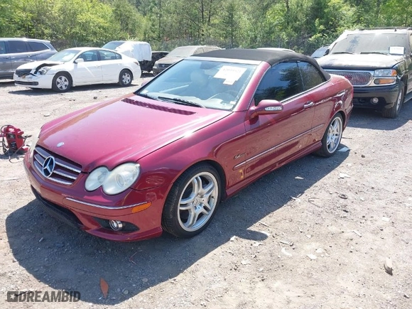 2008 Mercedes-Benz CLK-Class 5.5L with VIN WDBTK72F48T099058, listed as a IAAI auction lot 42039321 with 83,328 mi miles. Bid and sale history available at carsss.com. Image 2.