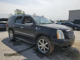 2010 Cadillac Escalade z VIN 1GYUKAEF5AR140423, wystawiony jako Copart lot #52850495 z przebiegiem Nie podano mil oraz Szkody całkowita. Historia ofert i sprzedaży dostępna na DreamBid. Obrazek 4.