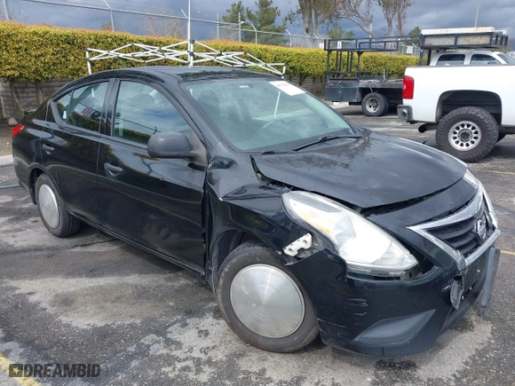 2015 Nissan Versa S Plus with VIN 3N1CN7AP5FL804831, listed as a IAAI auction lot 41743130 with 191,899 mi miles. Bid and sale history available at carsss.com. Image 1.