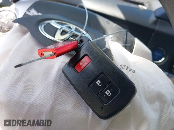 2017 Toyota Prius One z VIN JTDKDTB39H1591876, wystawiony jako IAAI lot #42086978 z przebiegiem 115 070 mil mil oraz . Historia ofert i sprzedaży dostępna na DreamBid. Obrazek 11.