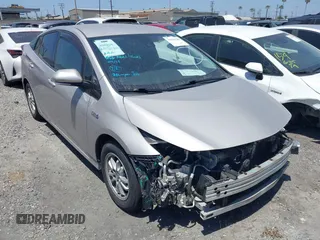2017 Toyota Prius Plus z VIN JTDKARFPXH3057525, wystawiony jako IAAI lot #42356340 z przebiegiem 149 939 mil mil oraz . Historia ofert i sprzedaży dostępna na DreamBid. Obrazek 1.