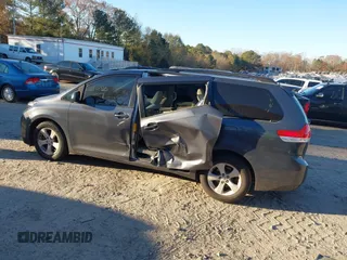 2011 Toyota Sienna LE AAS with VIN 5TDKK3DC2BS070656, listed as a IAAI auction lot 41034261 with 259,239 mi miles. Bid and sale history available at carsss.com. Image 14.