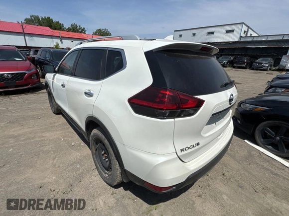 2020 Nissan Rogue SV z VIN 5N1AT2MV3LC757373, wystawiony jako Copart lot #61394125 z przebiegiem 122 837 mil mil oraz Czysty tytuł • Clean title. Historia ofert i sprzedaży dostępna na DreamBid. Obrazek 3.