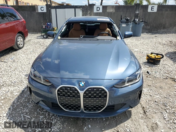 2025 BMW 4 Series 430i with VIN WBA43DA07SCU37586, listed as a Copart auction lot 52437105 with 812 mi miles and Salvage title. Bid and sale history available at DreamBid. Image 5.