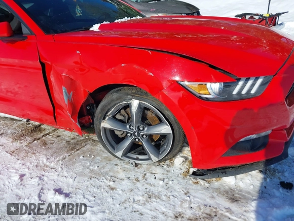 2015 Ford Mustang V6 z VIN 1FA6P8AM4F5314998, wystawiony jako IAAI lot #41292456 z przebiegiem 160 692 mil mil oraz . Historia ofert i sprzedaży dostępna na DreamBid. Obrazek 6.