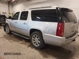 2011 GMC Yukon XL Denali z VIN 1GKS2MEF8BR338725, wystawiony jako IAAI lot #41238933 z przebiegiem 289 109 mil mil oraz . Historia ofert i sprzedaży dostępna na DreamBid. Obrazek 3.