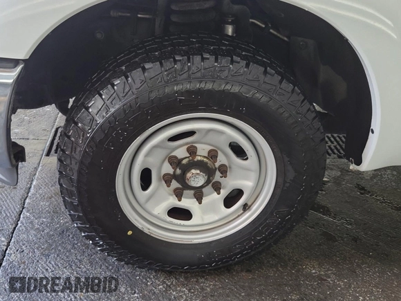 2015 Ford F-250 XLT with VIN 1FT7X2AT2FEB61007, listed as a IAAI auction lot 42663794 with 303,185 mi miles and . Bid and sale history available at DreamBid. Image 40.