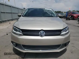 2013 Volkswagen Jetta TDI w/Premium/Nav с VIN 3VWLL7AJXDM200789, выставлен на аукционе Copart как лот 63700385 с пробегом 137 369 миль миль и Списание • Salvage title. История ставок и продаж доступна на DreamBid. Изображение 5.