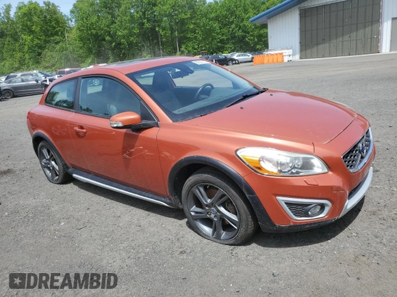 2012 Volvo C30 z VIN YV1672MK8C2278015, wystawiony jako Copart lot #58327835 z przebiegiem Nie podano mil oraz Tytuł czysty. Historia ofert i sprzedaży dostępna na DreamBid. Obrazek 4.