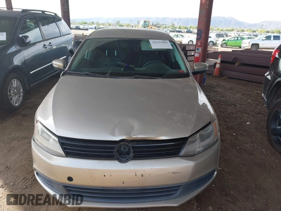 2014 Volkswagen Jetta SE with VIN 3VWD17AJ0EM309855, listed as a IAAI auction lot 42647609 with 111,603 mi miles and . Bid and sale history available at DreamBid. Image 6.