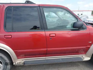 1999 Ford Explorer XLT z VIN 1FMZU35P4XUA38932, wystawiony jako IAAI lot #41953981 z przebiegiem 117 876 mil mil oraz . Historia ofert i sprzedaży dostępna na DreamBid. Obrazek 13.