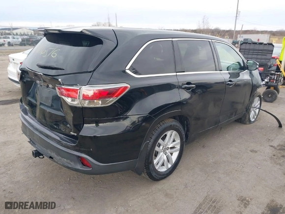 2016 Toyota Highlander LE with VIN 5TDBKRFH7GS272380, listed as a IAAI auction lot 41656516 with 276,471 mi miles. Bid and sale history available at carsss.com. Image 4.