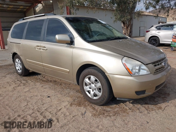2009 Kia Sedona LX with VIN KNDMB233996303544, listed as a IAAI auction lot 41352987 with 230,510 mi miles. Bid and sale history available at carsss.com. Image 1.