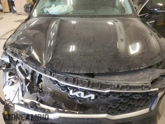 2022 Kia Sorento LX z VIN 5XYRGDLC8NG083601, wystawiony jako Copart lot #42580075 z przebiegiem 28 725 mil mil oraz Szkoda całkowita • Salvage title. Historia ofert i sprzedaży dostępna na DreamBid. Obrazek 14.