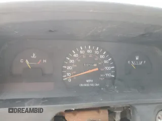 1989 Toyota Pickup z VIN JT4RN81R4K0003524, wystawiony jako Copart lot #56073845 z przebiegiem 153 704 mil mil oraz Tytuł czysty. Historia ofert i sprzedaży dostępna na DreamBid. Obrazek 9.