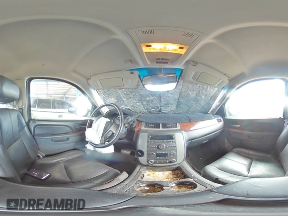 2013 GMC Yukon XL SLT with VIN 1GKS1KE09DR305240, listed as a Copart auction lot 53143565 with 210,872 mi miles and Salvage Title. Bid and sale history available at DreamBid. Image 14.